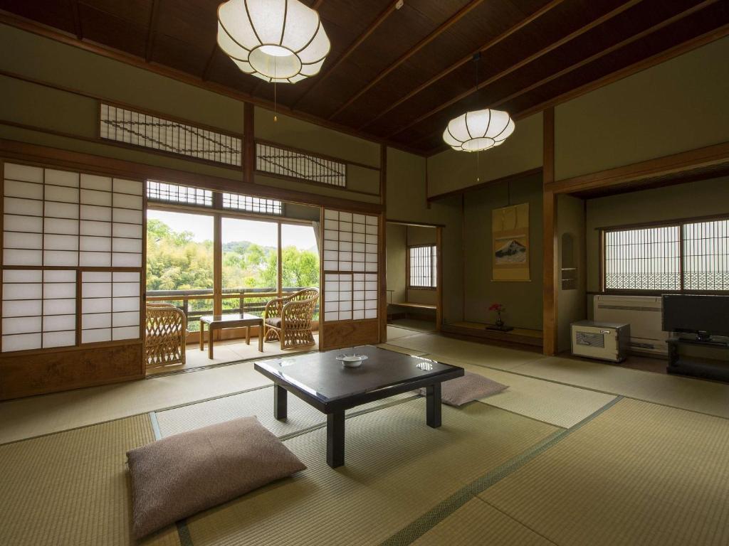 Hotel Nanzanso Izunokuni Habitación foto